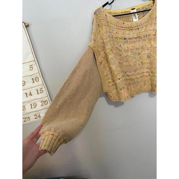 Free people gold long sleeve sweater size small (oversized) retails $128 - Picture 4 of 7
